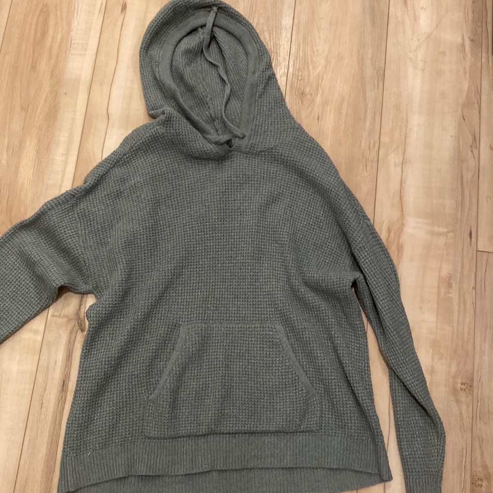 2 Aerie Pullovers